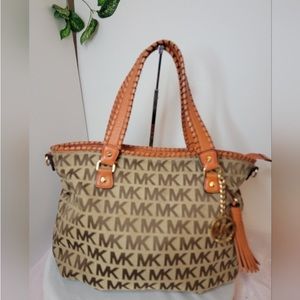 EUC Michael Michael Kors Tote Monogram Shoulder Bag with Tags